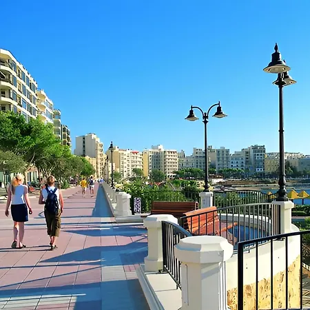 Tranquil Retreat 1br Gem Apartman
